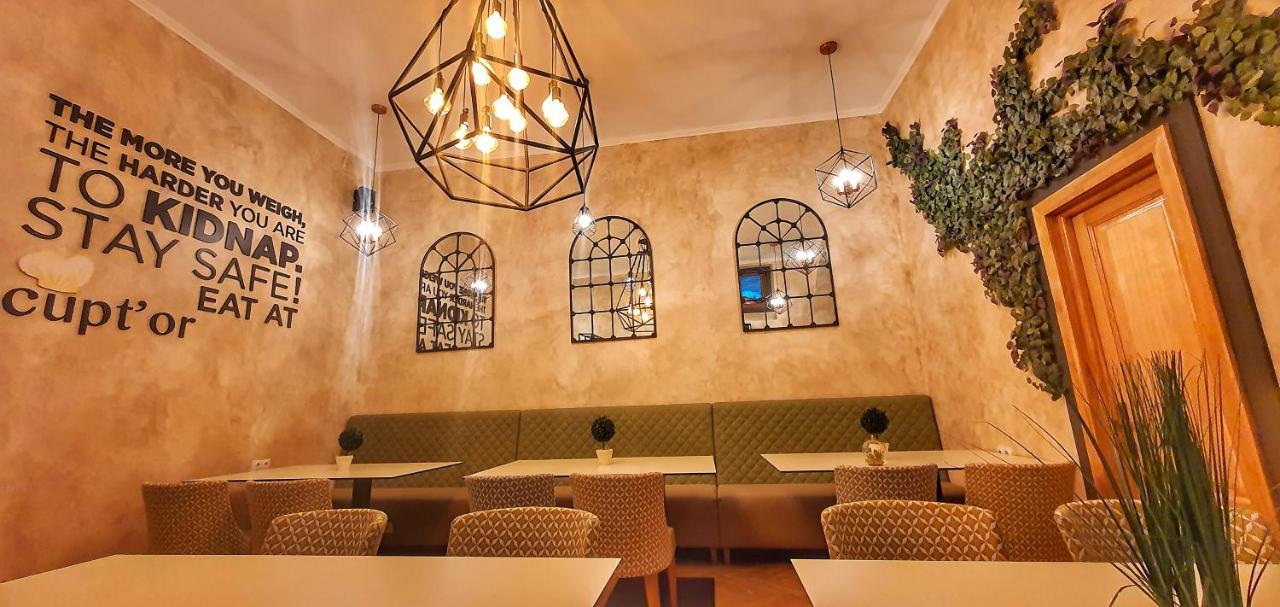 布拉索夫 Casa Crown酒店 外观 照片